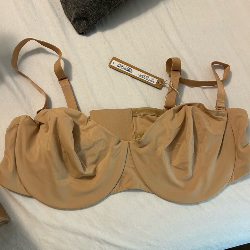 SKIMS Nude Underwire Bra